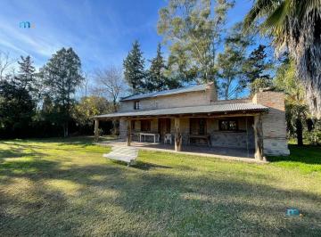 Casa · 21500ha · 8 Ambientes · 3 Cocheras · Casa en La Granja