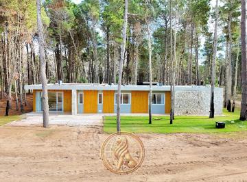 Casa · 148m² · 4 Ambientes · Venta Casa en Villarobles con Pileta Oportunidad