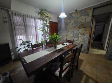 Casa de 5 ambientes, Gobernador Benegas · Casa en Venta en Godoy Cruz