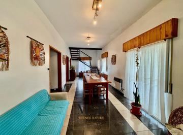 Casa · 900m² · 3 Dormitorios · Casa – 131 N° 374 E/ 54 y 56 | General Belgrano