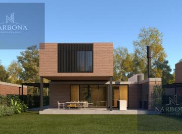 Casa · 145m² · 5 Ambientes · 2 Cocheras · Venta Casa 3 Dorm. con Cochera Doble, Galería y Jardín en Aldea Fisherton