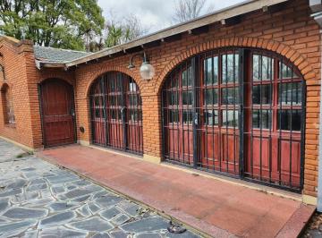 Casa · 315m² · 6 Ambientes · 1 Cochera · Venta Casa en Ezeiza con Pileta, Parque, Quincho