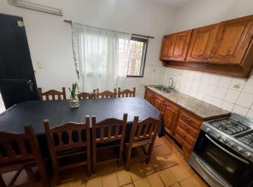 Casa · 170m² · 4 Ambientes · 1 Cochera · Venta Casa en Solano Apta Credito