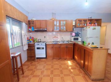 Casa · 90m² · 4 Ambientes · 1 Cochera · Casa en Venta Quilmes Oeste 3 Dorm. Parque