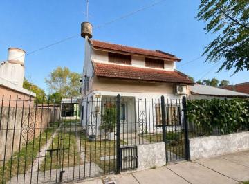Casa · 150m² · 6 Ambientes · 1 Cochera · Venta Casa Multifamiliar 6 Ambientes en Guernica