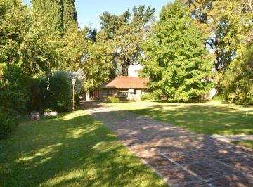 Quinta vacacional · 175m² · 3 Dormitorios · 2 Cocheras · Quinta de 2100 m² en Ricardo Rojas - 2 Casas