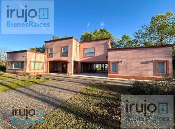 Casa · 437m² · 8 Ambientes · 4 Cocheras · Casa en Fincas de San Vicente - Doble Lote