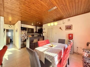 Casa · 128m² · 3 Ambientes · 2 Cocheras · Casa de 3 Ambientes con Patio y Cochera en Venta en Lujan