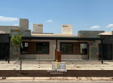 Casa · 125m² · 3 Ambientes · 2 Cocheras · Duplex en Venta - Docta