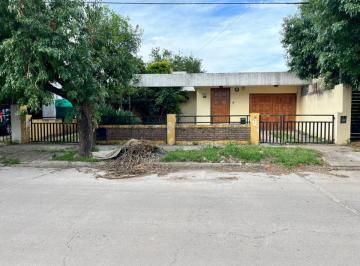 Casa de 6 ambientes, Córdoba · Casa 350 m² con Amplio Terreno Apto 3 Duplex en Venta en Argüello