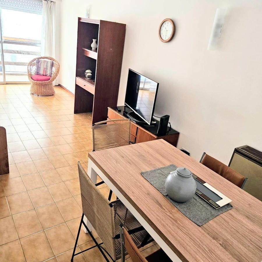 Departamento de 2 ambientes en venta, ideal para vivienda permanente o alquiler temporario, ubicado en el centro de Mar del Plata.