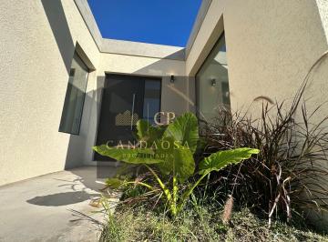 Casa · 120m² · 4 Ambientes · 3 Cocheras · Sg Casa Venta a Estrenar Santa Emilia Pilar del Este