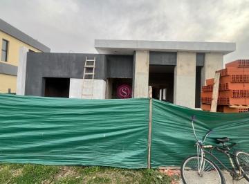 Casa · 138m² · 5 Ambientes · 1 Cochera · Casa en Venta en Santa Elisa, Pilar del Este, Pilar