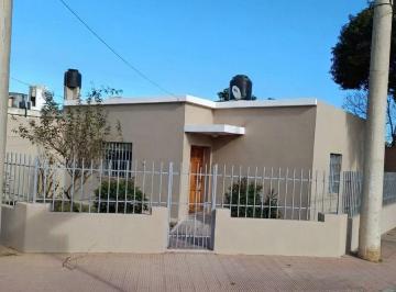 Casa de 6 ambientes, Córdoba · Venta Casa Res. America Reciclada 3 Dor, Patio Amplio. Cloacas