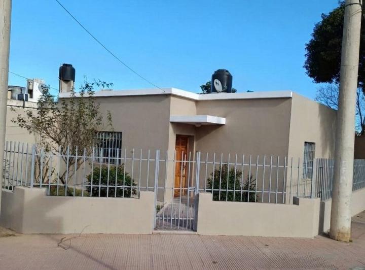 Casa · 135m² · 6 Ambientes · 2 Cocheras