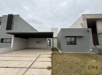 Casa · 160m² · 5 Ambientes · 2 Cocheras · Casa 3 Dormiotorios en Venta - Nobu Town Docta