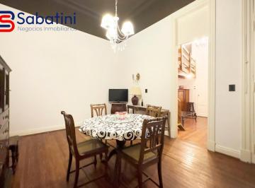 PH · 90m² · 4 Ambientes · Venta PH de 4 Ambientes con Patio y Techos Doble Altura en Recoleta