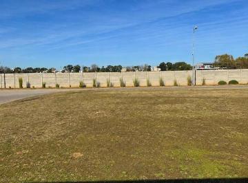 Terreno · 360m² · Lote en Venta en La Calandria
