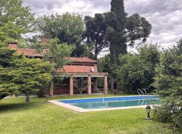 Casa · 117m² · 4 Ambientes · 2 Cocheras · Casa 4 Ambientes en Los Quinchos Club de Campo, con Renta Hasta Septiembre 2026