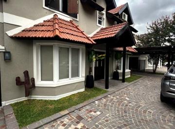 Casa de 4 ambientes, Esteban Echeverría · Casa de 860 m² con 3 Dorm. en Venta en Echeverría del Lago