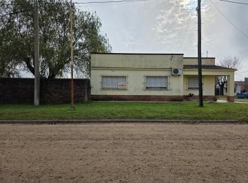 Casa · 200m² · 4 Ambientes · 2 Cocheras · Casa en Venta en Caseros, Concepción del Uruguay, Entre Ríos
