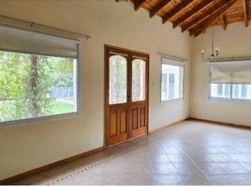 Casa en Alquiler de 7 ambientes Bosque Alto · Imperdible Propiedad en Bosque Alto - Alquiler y Venta