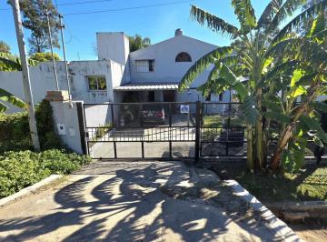 Quinta vacacional · 115m² · 4 Ambientes · 1 Cochera · Quinta de 2 Dorm en Venta Sobre Colectora Ruta 1 Km 5. Oportunidad!