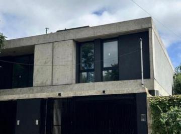PH · 125m² · 4 Ambientes · 1 Cochera · PH de 125 m² con 3 Dorm. en Venta en Ituzaingó Norte