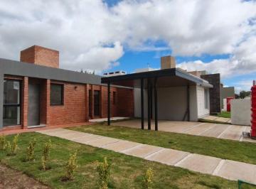 Casa de 5 ambientes, Santa María · Casa a Estrenar en Tejas 4 Barrio Cerrado - Colectora Autopista Carlos Paz - Córdoba