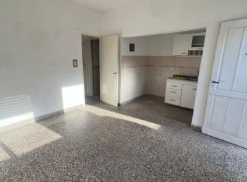 PH de 2 ambientes, Lomas de Zamora · PH 2 Ambientes en Alquiler con Patio y Lavadero – Interno – Muy Luminoso