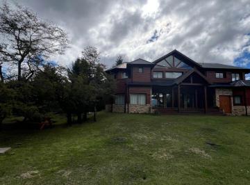 Casa de 8 ambientes, San Martín de los Andes · Casa Premium 400 m² · 4 Dorm + 2 Suites · Lote 2.570 m² · Estancia Los Ñires