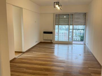 Departamento de 4 ambientes, Caballito · 4 Amb / 3 Dorm / 2 Baños /reciclado a Nuevo / Balcon / Luminoso Piso 17