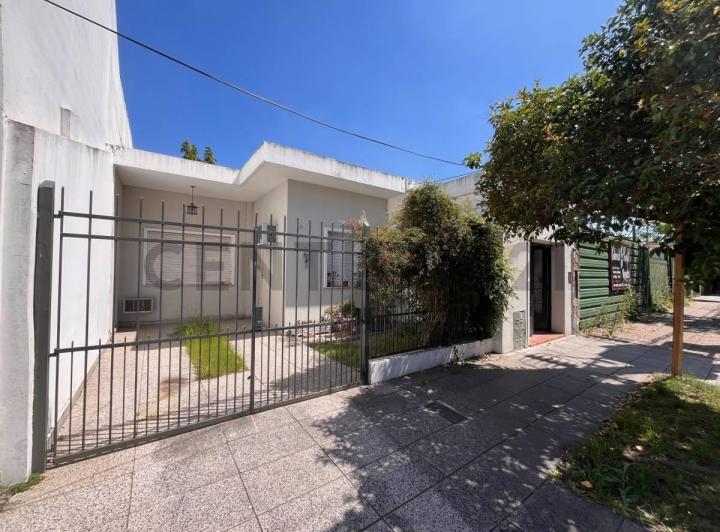 Casa · 81m² · 4 Ambientes · 1 Cochera