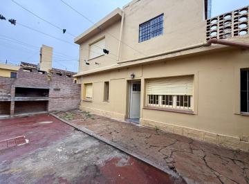 Casa · 90m² · 4 Ambientes · 1 Cochera · Casa 3 Dorm. en Alquiler en Alto Alberdi, C/ Cochera y Patio