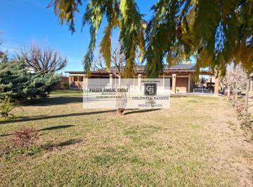 Quinta vacacional · 280m² · 5 Ambientes · 1 Cochera · Quinta en Rama Caida