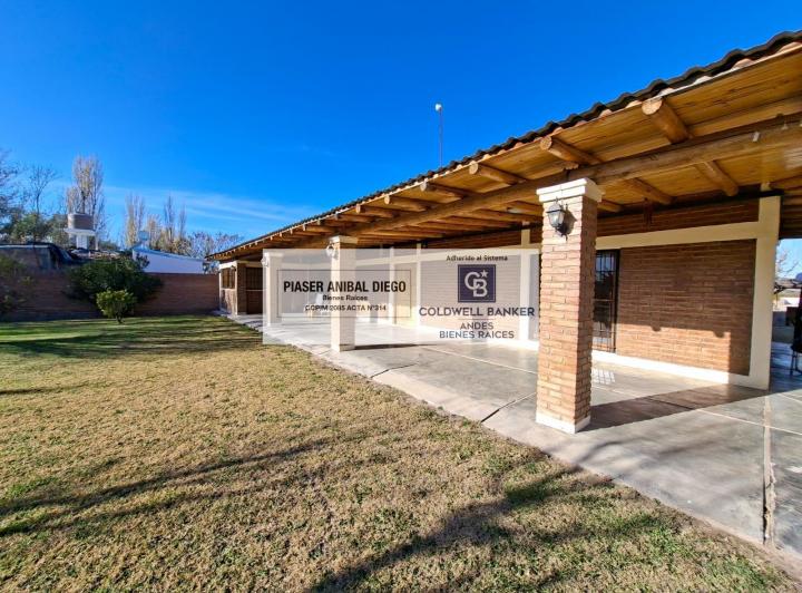 Quinta vacacional · 280m² · 5 Ambientes · 1 Cochera