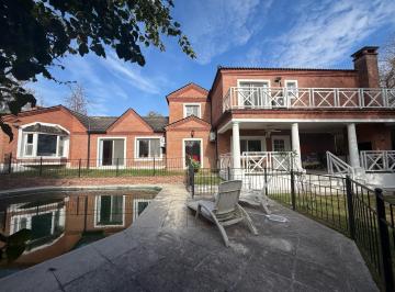 Casa · 800m² · 5 Ambientes · 1 Cochera · Casa - Barrancas de San Jose