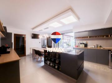 Casa · 486m² · 9 Ambientes · 3 Cocheras · Venta Casa Tres Cerritos 4 Dorm. con Pileta