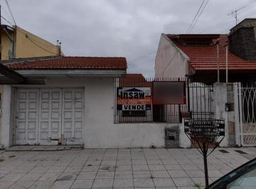 Casa · 150m² · 3 Ambientes · 1 Cochera · Casa en Venta en Lanús Oeste, Lanús