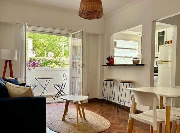 Living y balcón · Dueño Directo Árabe Siria Entre Cerviño y Seguí - Alquiler o Venta 1 Dormitorio