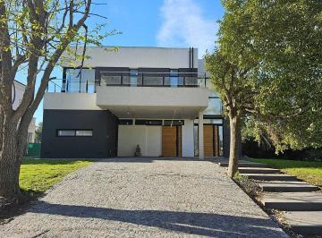 Casa · 292m² · 5 Ambientes · 2 Cocheras · Oportunidad! Casa en Venta! Canning! Saint Thomas Oeste, Esteban Echeverría, G. B. a. Zona Sur