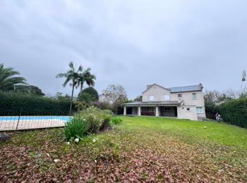 Casa de 17 ambientes, Yerba Buena · Exclusiva Propiedad Dentro de un Country en Yb
