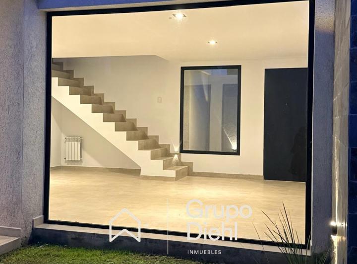 Casa · 174m² · 4 Ambientes · 2 Cocheras