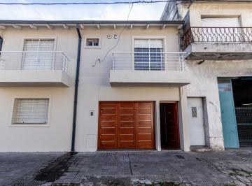 Casa · 95m² · 3 Ambientes · 1 Cochera · Pje Suarez Al 3900 Casa en Venta y Alquiler 2 Dorm. en Rosario Barrio Bella Vista