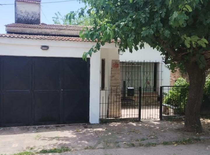 Casa · 102m² · 3 Ambientes · 1 Cochera
