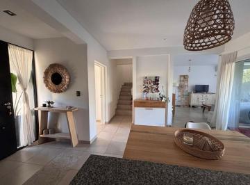 Casa · 100m² · 5 Ambientes · 2 Cocheras · Casa en Venta en Casas de Santa Maria, Villanueva, Tigre