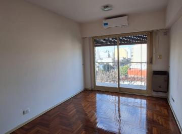 Departamento de 3 ambientes, Villa Santa Rita · Alquiler 3 Ambientes en Villa Santa Rita – Muy Luminoso Al Frente