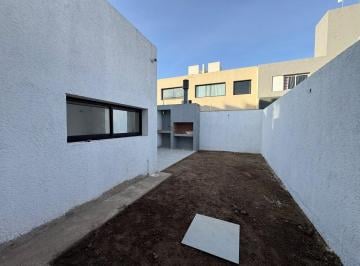 PH · 95m² · 2 Ambientes · 1 Cochera · Quebradas de Manantiales Dúplex en Venta 2 Dorm. Recibo Menor