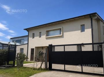 Casa · 120m² · 5 Ambientes · 2 Cocheras · Casa en Alquiler con Cinco Ambientes en Maschwitz - Maroto Propiedades