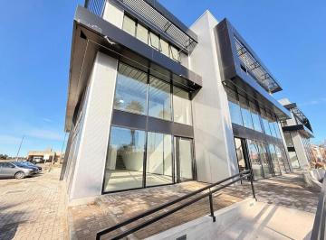 Local comercial · 165m² · 2 Ambientes · Av Fuerza Aerea Al 3100 Alquiler Local Comercial en Funes